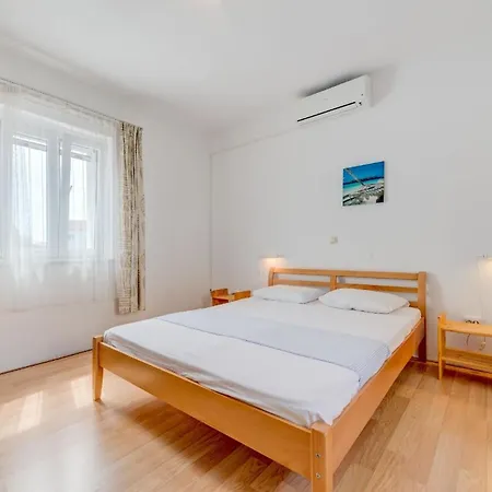 Ferienwohnung In Okrug Gornji Mit Grill, Terrasse Und Garten Und Panoramablick Apartment Trogir