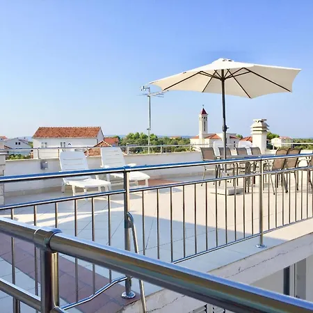 Ferienwohnung In Okrug Gornji Mit Grill, Terrasse Und Garten Und Panoramablick Apartment *